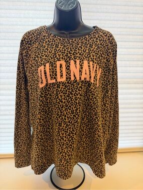 Old Navy Leopard Print Pullover Sweatshirt with Pink Logo Women’s size XL